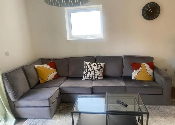 Exquisite Long-Term Living In Cardiff\'S Heart
