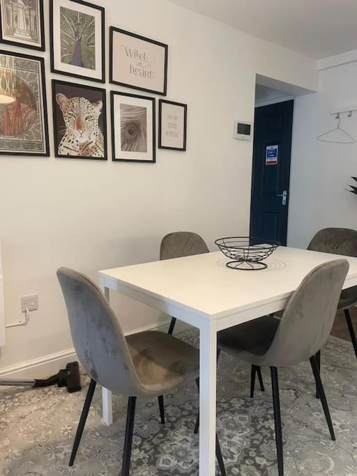 Apartment Exquisite Long-term Living In Cardiff's Heart Cardiff
