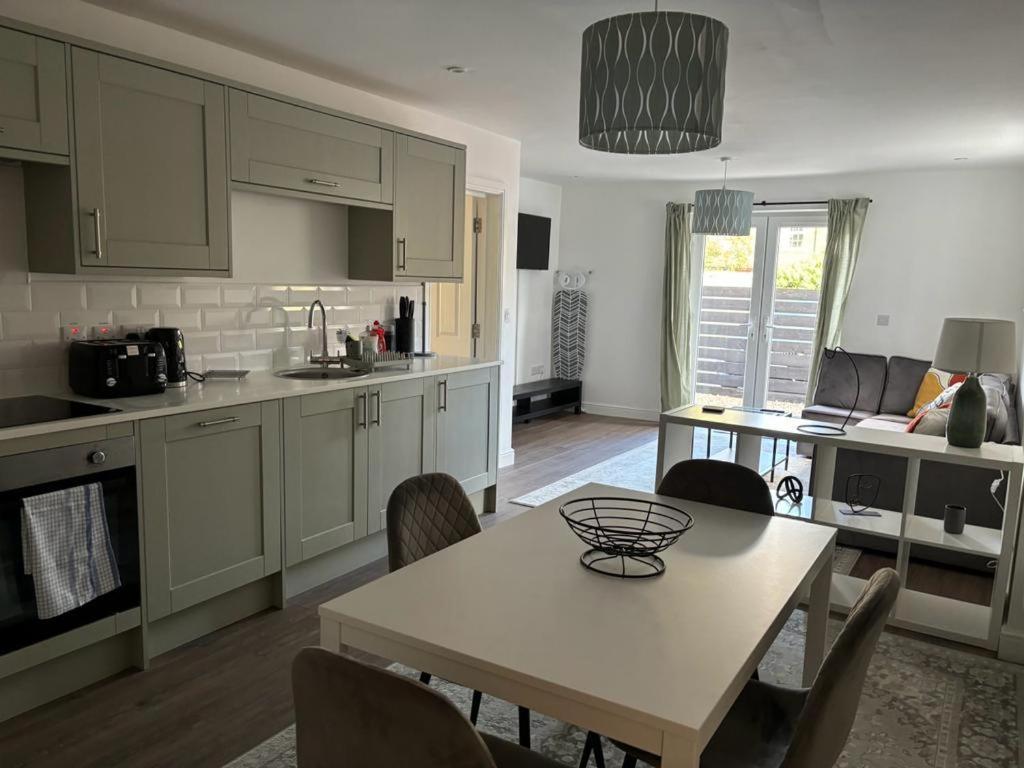 Exquisite Long-term Living In Cardiff's Heart Cardiff